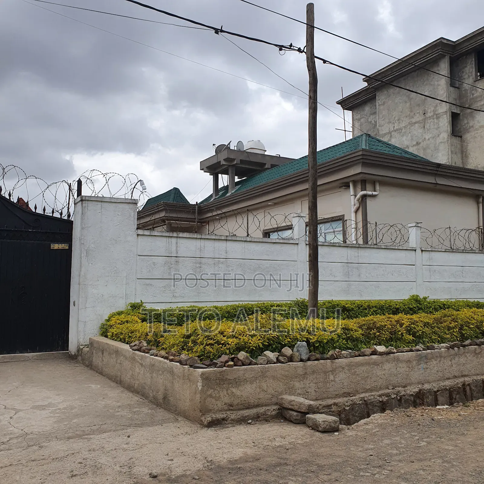 ለገንቢዎች CMC ሚኒስትሮች ሰፈር – 1000 ካሬ ቦታ ለሽያጭ ዋጋ: 120 ሚሊዮን ብር