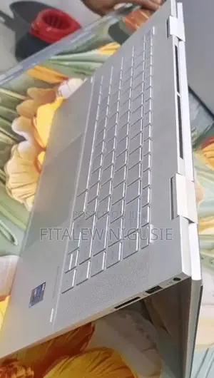 New Laptop HP Envy x360 8GB Intel Core i7 SSD 512GB