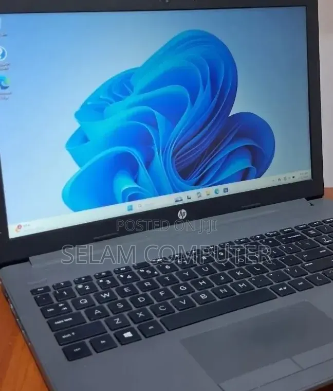New Laptop HP Stream Notebook 8GB Intel Core i7 SSD 256GB