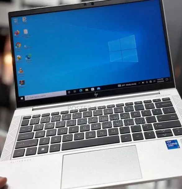 New Laptop HP EliteBook 830 G8 16GB Intel Core i5 SSD 512GB