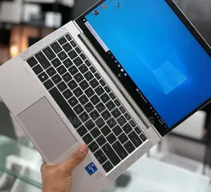 New Laptop HP EliteBook 830 G8 16GB Intel Core i5 SSD 512GB