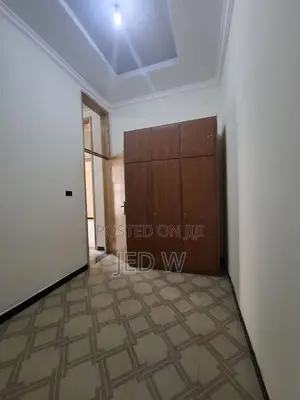 6bdrm House in East Shewa for sale