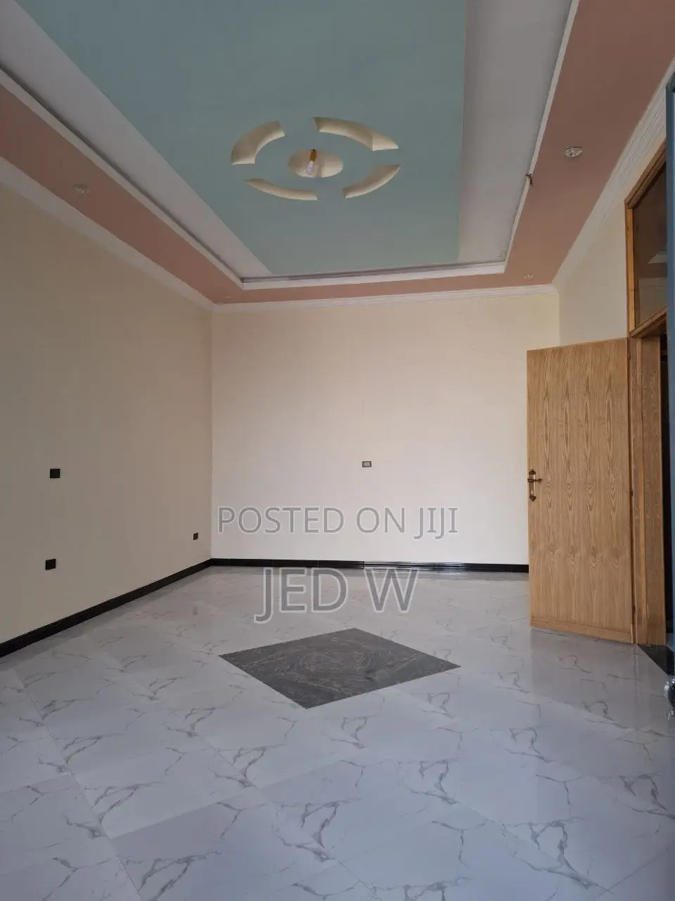 6bdrm House in East Shewa for sale
