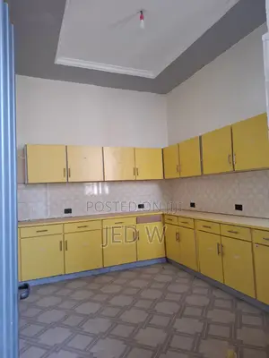 6bdrm House in East Shewa for sale