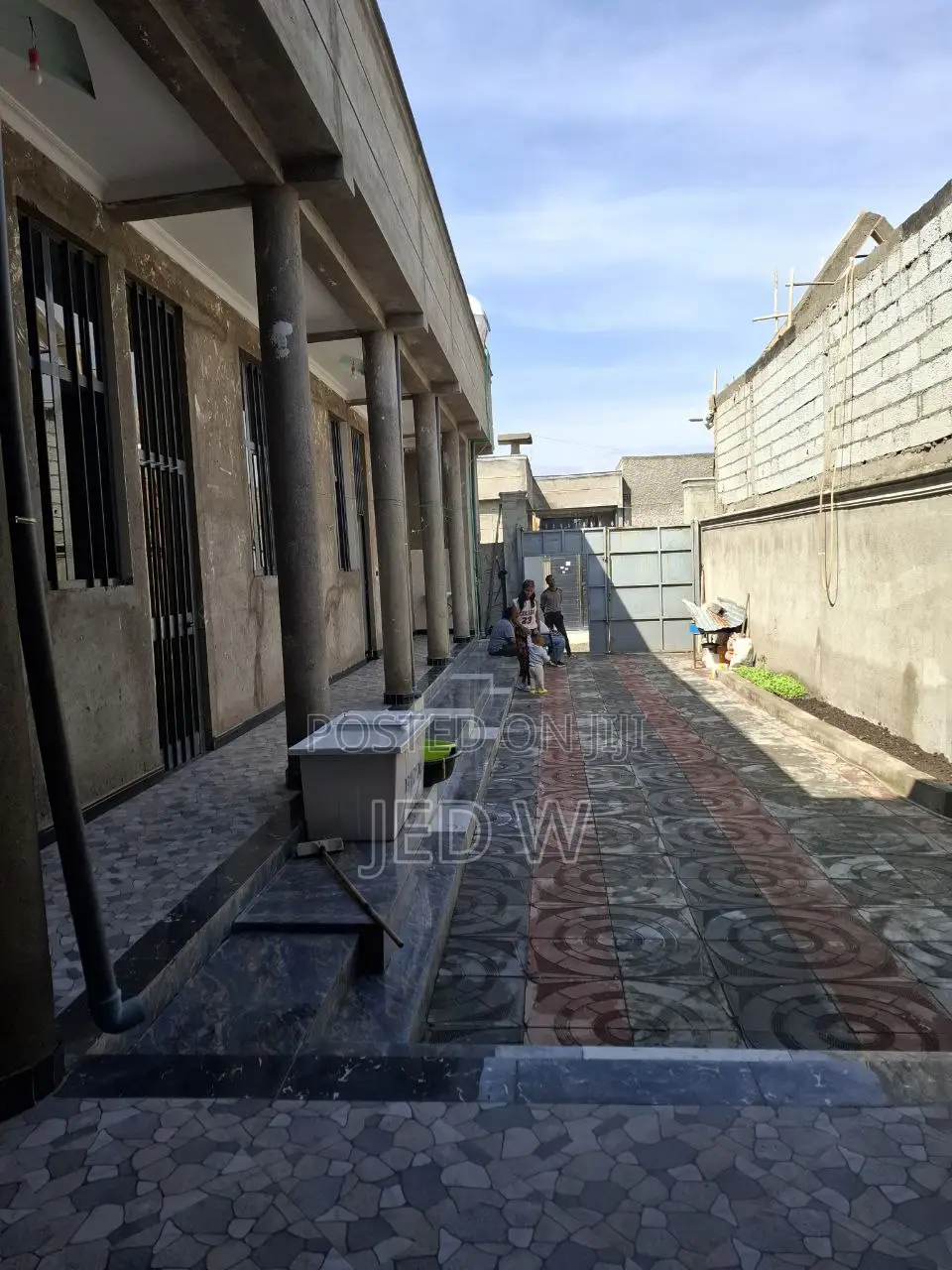 6bdrm House in East Shewa for sale