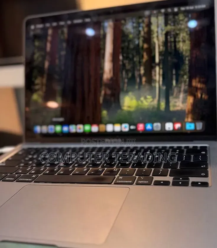 New Laptop Apple MacBook Air 2020 M1 8GB Apple M1 SSD 256GB