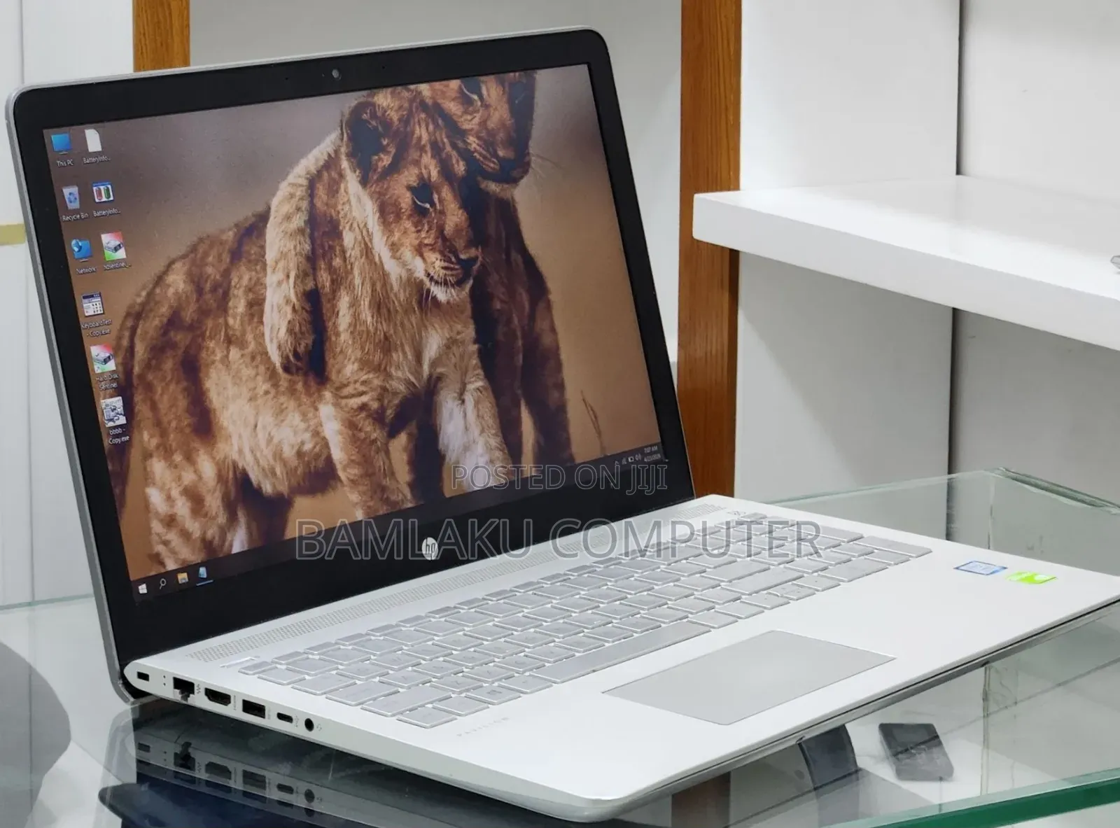 New Laptop HP Pavilion 10 8GB Intel Core i7 SSD 512GB