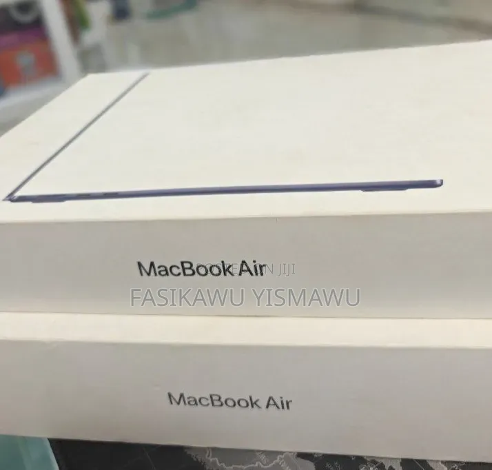 New Laptop Apple MacBook Air 2025 M4 13-inch 16GB Apple M4 SSD 256GB