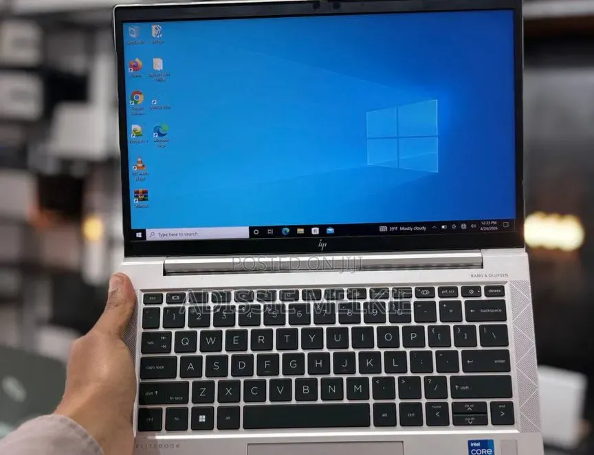 New Laptop HP EliteBook 830 G8 8GB Intel Core i7 SSD 512GB