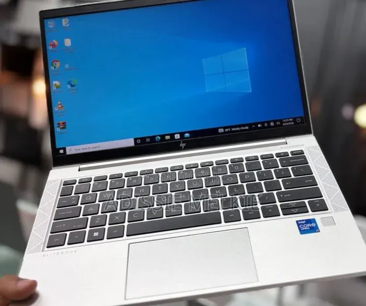 New Laptop HP EliteBook 830 G8 8GB Intel Core i7 SSD 512GB