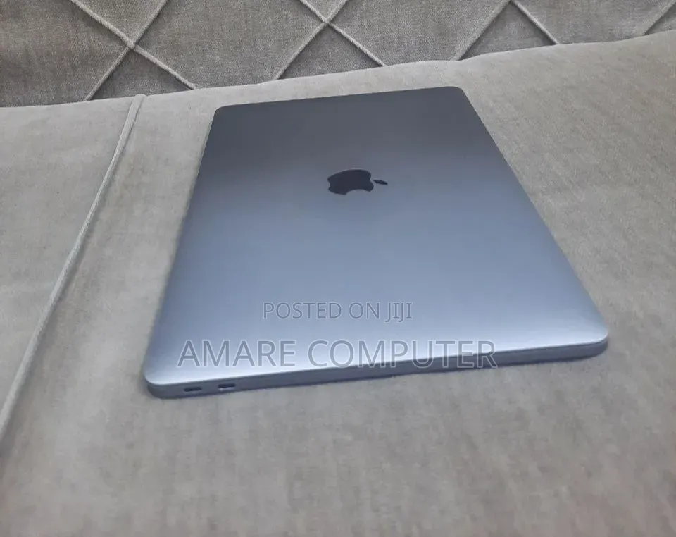 New Laptop Apple MacBook Pro 2017 16GB Intel Core i5 SSD 512GB