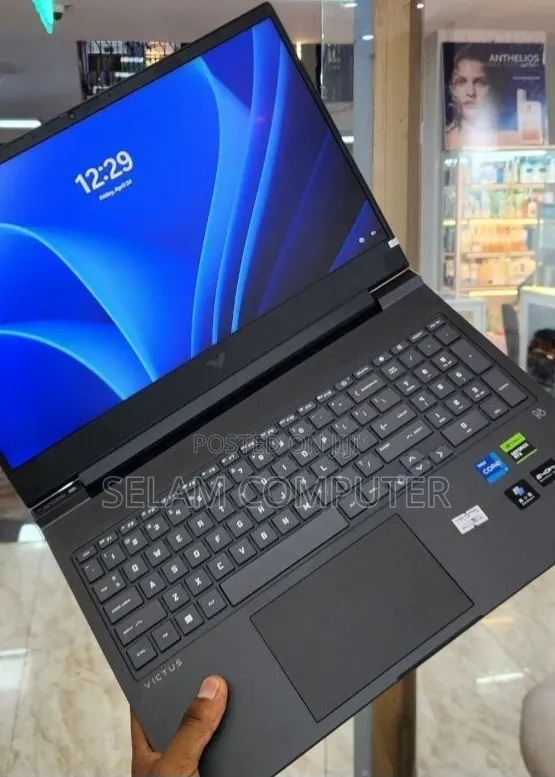 New Laptop HP Victus 15 16GB Intel Core i7 SSD 512GB