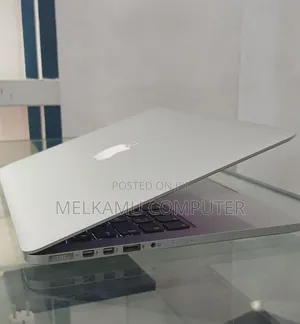 New Laptop Apple MacBook Pro 2015 8GB Intel Core i5 SSD 256GB