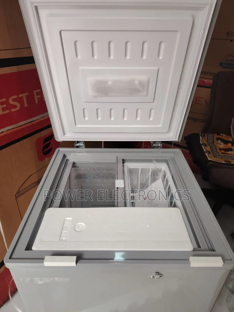 Everest 170l Deep Freezer