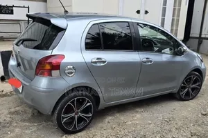 Toyota Yaris 2010 Silver