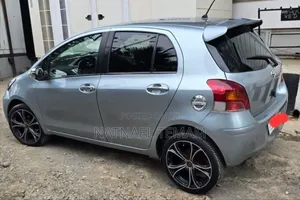Toyota Yaris 2010 Silver