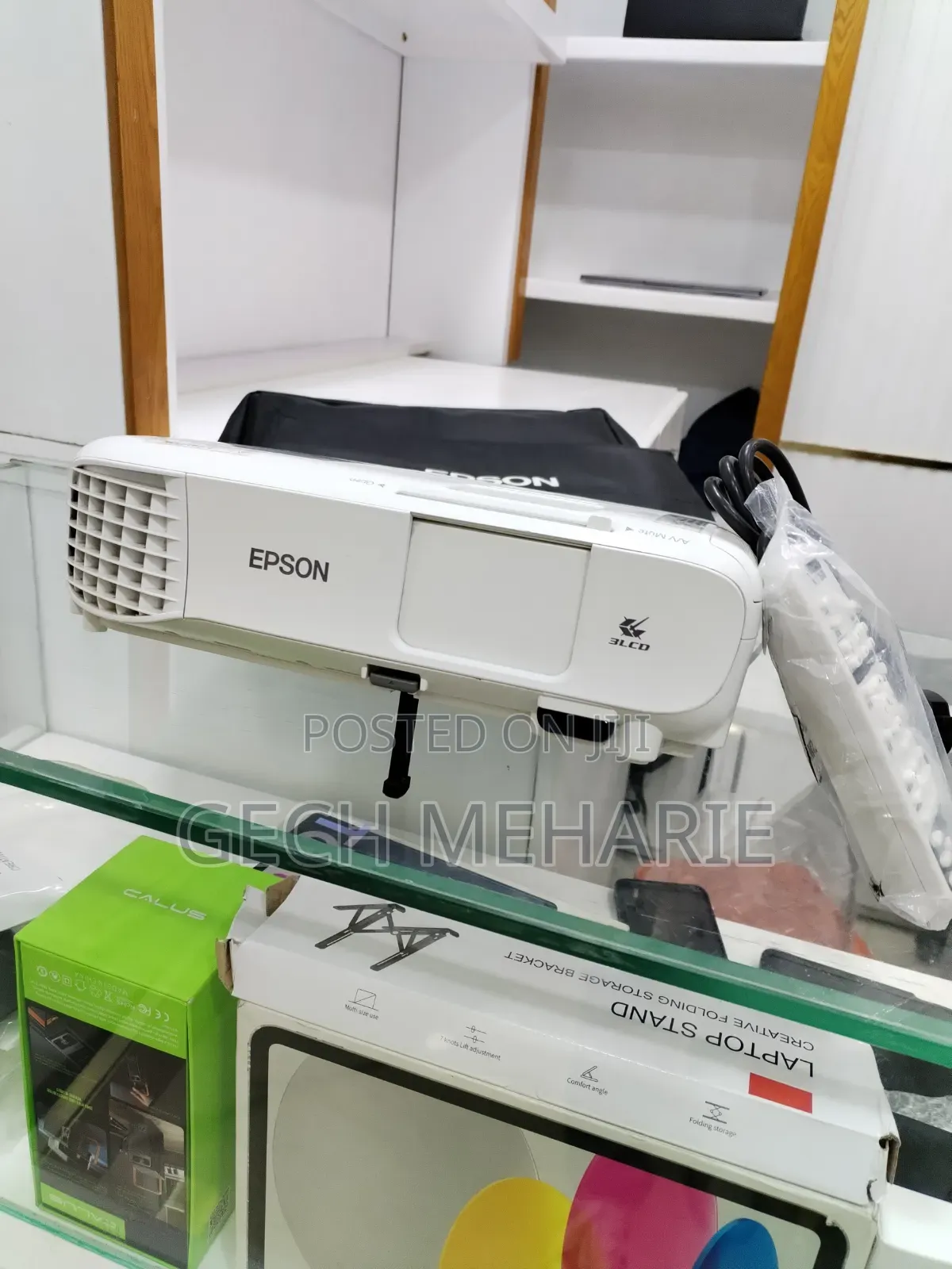 Brand New Epson Projector Model Name: Eb -X49 Hardware Interce: Vg