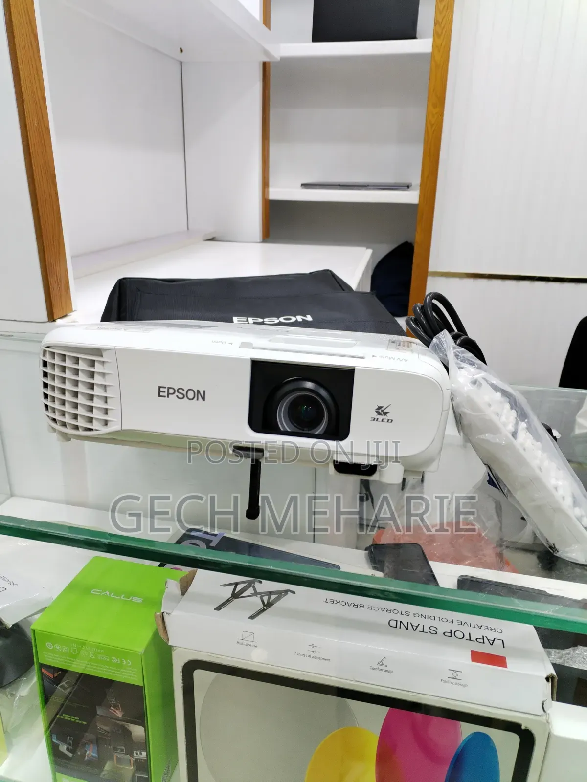 Brand New Epson Projector Model Name: Eb -X49 Hardware Interce: Vg