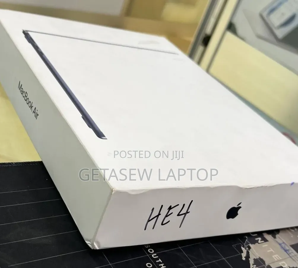 New Laptop Apple MacBook Pro 16GB Apple M5 SSD 512GB