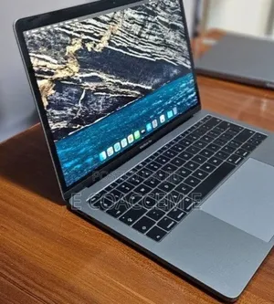 New Laptop Apple MacBook 8GB Intel Core i5 SSD 256GB