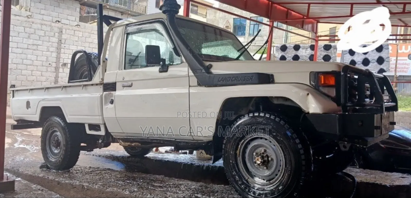 Toyota Land Cruiser 2005 White