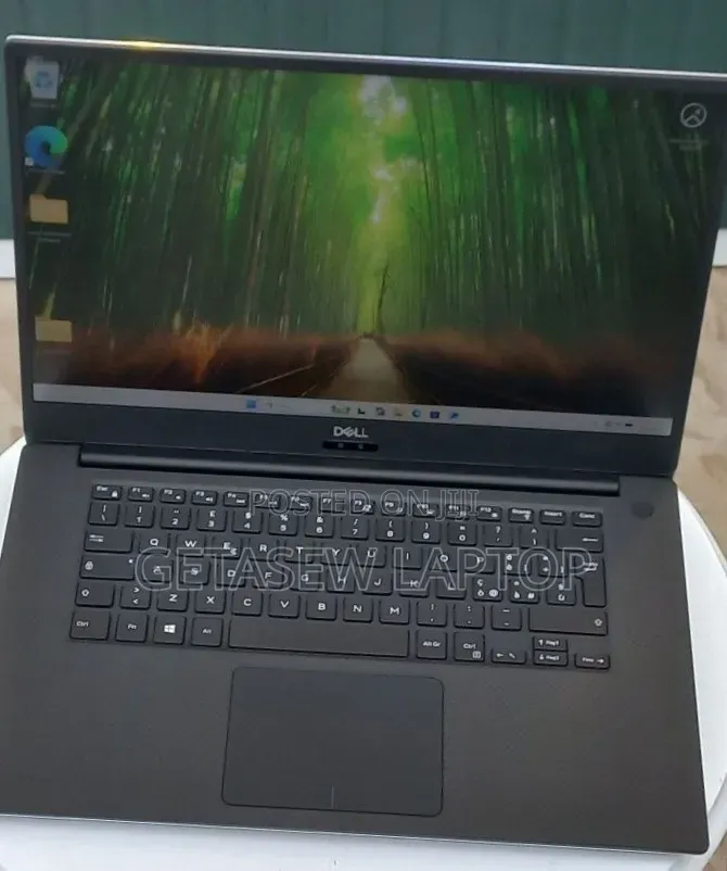 New Laptop Dell Precision 5540 16GB Intel Core i9 SSD 512GB