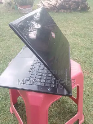 Laptop Toshiba 4GB Intel Core i3 HDD+SSD 500GB