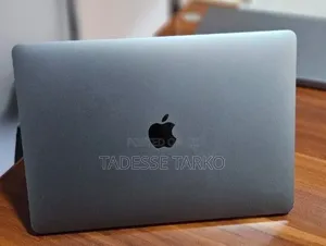 New Laptop Apple MacBook Pro 2015 16GB Intel Core i7 SSD 256GB