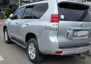 Toyota Land Cruiser 2012 Silver