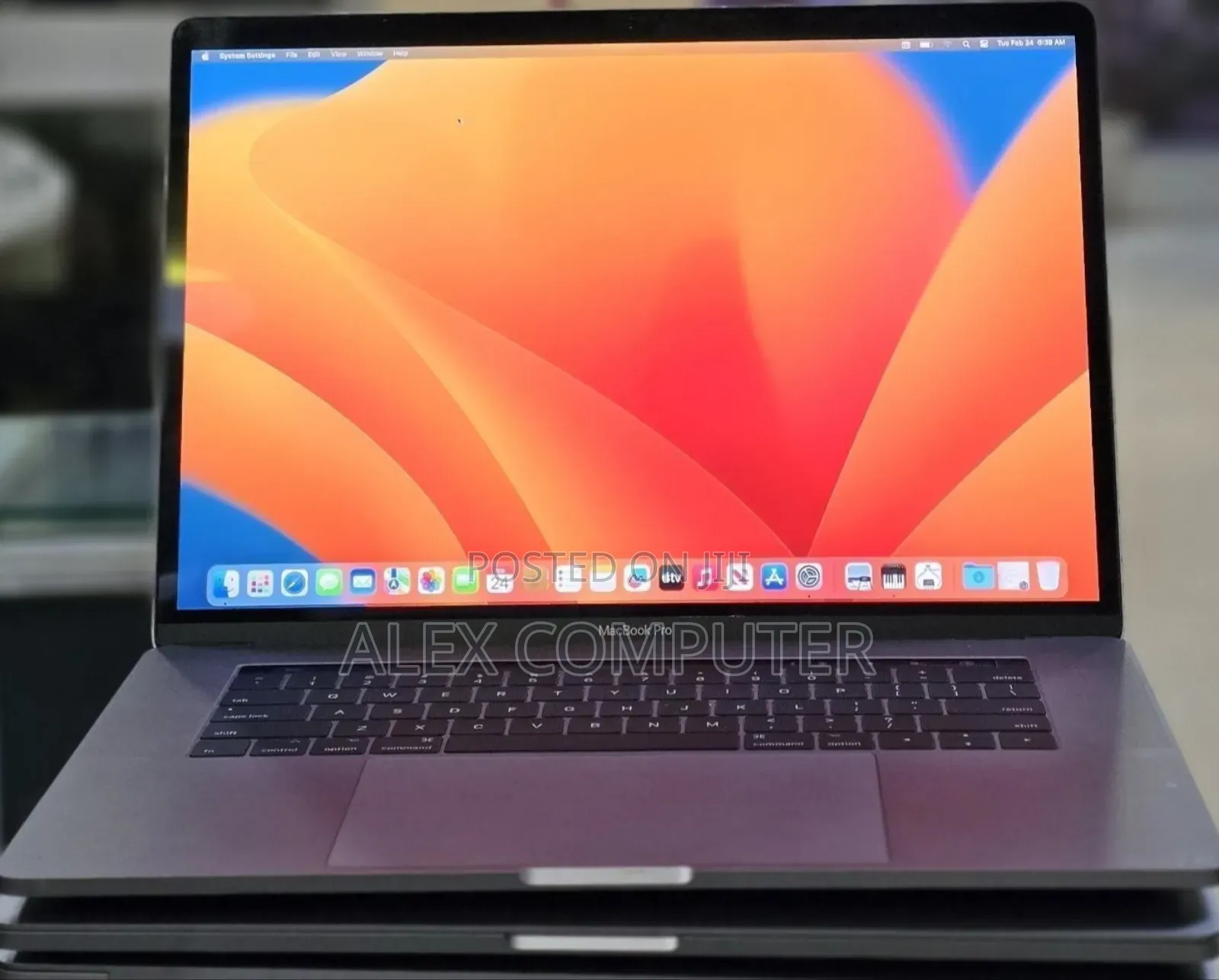New Laptop Apple MacBook Pro 2017 16GB Intel Core i7 SSD 512GB