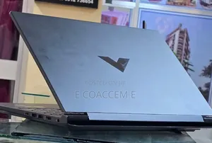 New Laptop HP 240 16GB AMD Ryzen 7 SSD 1T