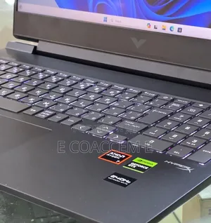 New Laptop HP 240 16GB AMD Ryzen 7 SSD 1T