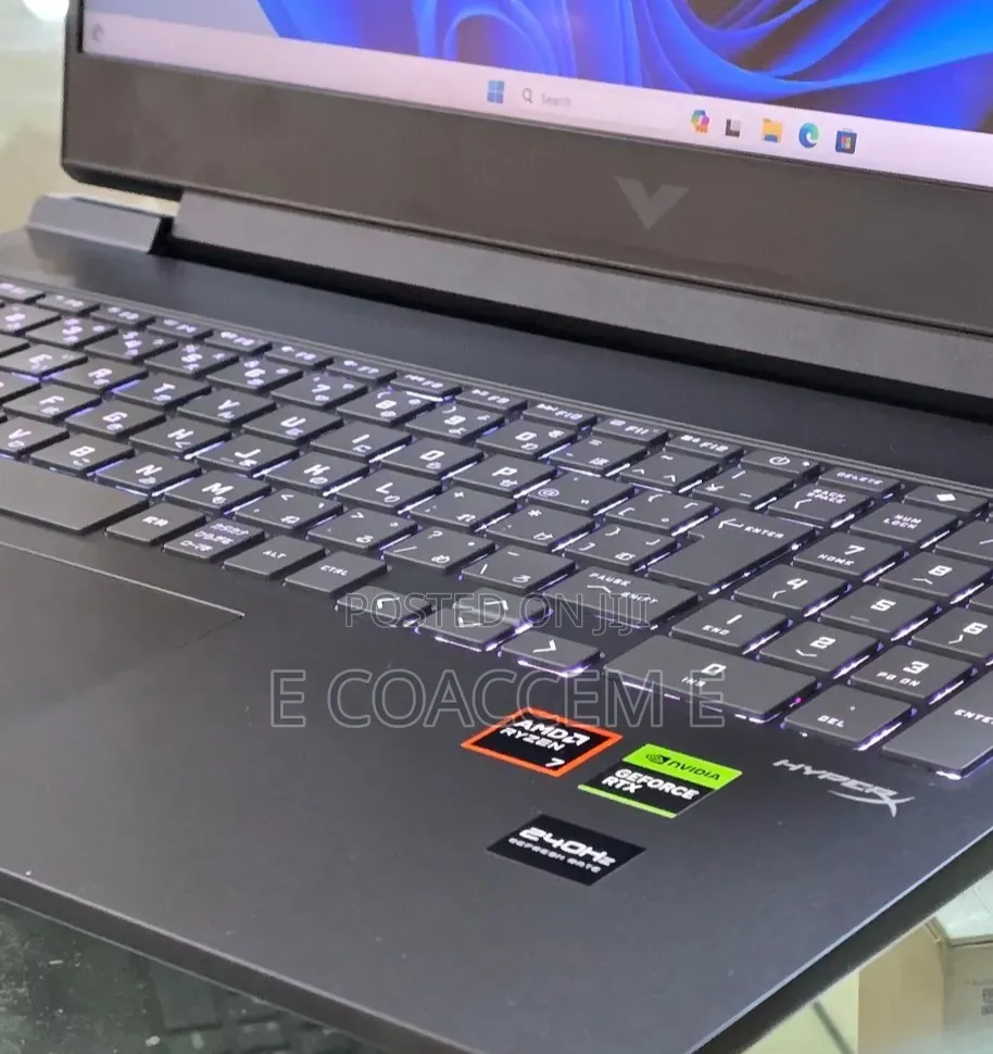 New Laptop HP 240 16GB AMD Ryzen 7 SSD 1T