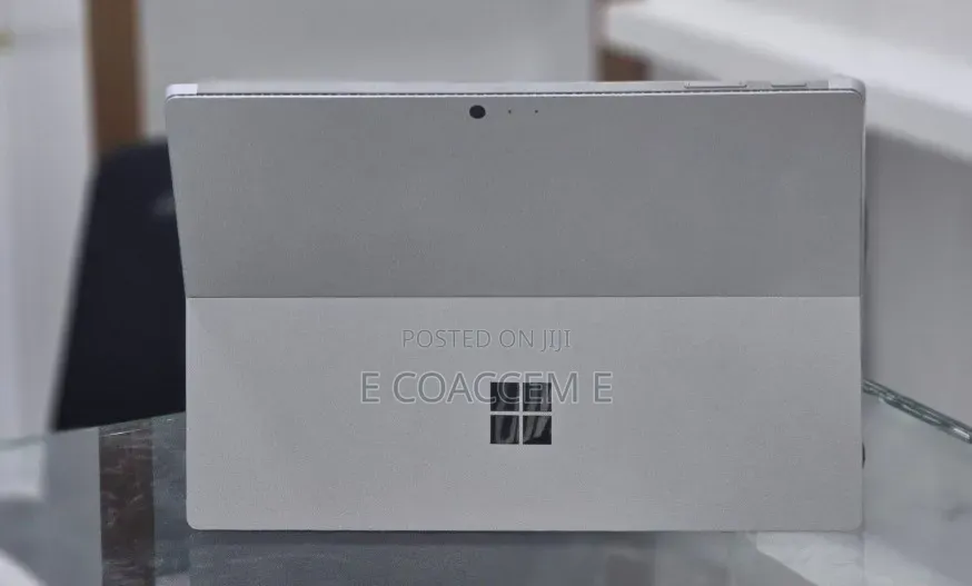 New Laptop Microsoft Surface 8GB Intel Core i5 SSD 256GB