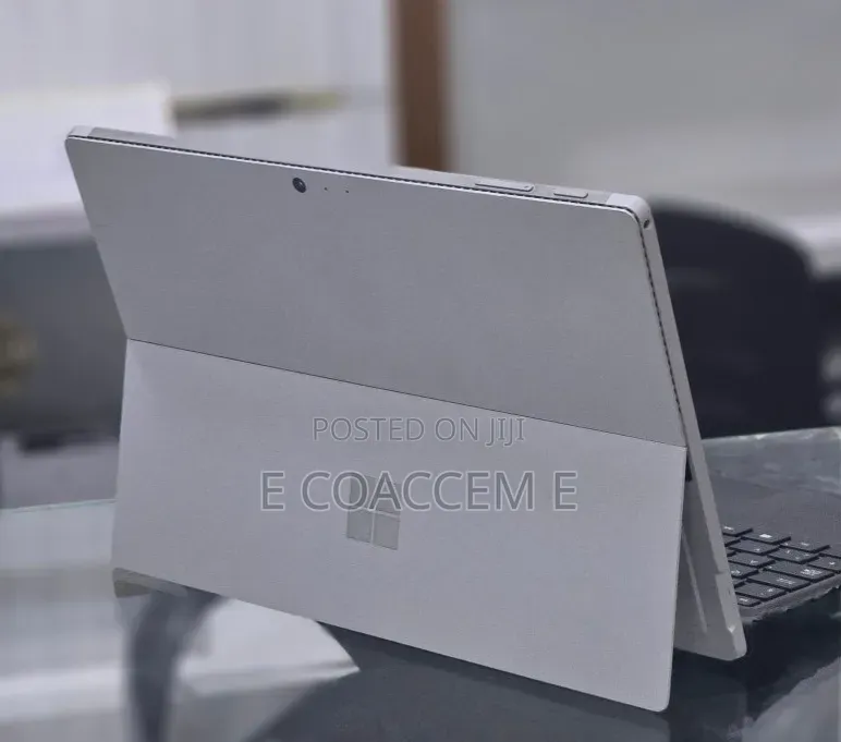 New Laptop Microsoft Surface 8GB Intel Core i5 SSD 256GB
