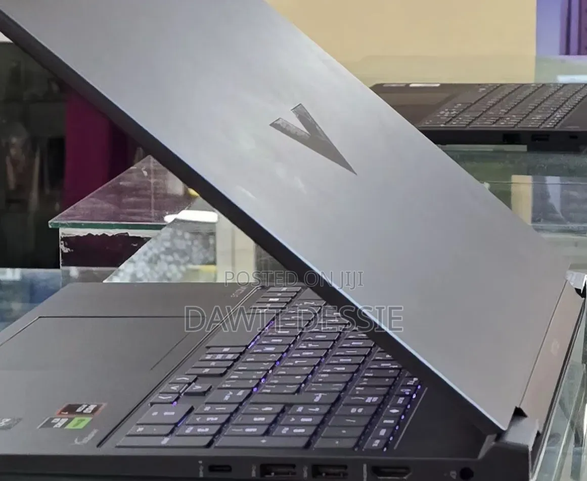 New Laptop HP 16GB AMD Ryzen 7 SSD 1T