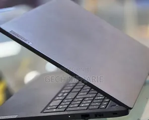 New Laptop Lenovo V15 16GB Intel Core i7 SSD 512GB