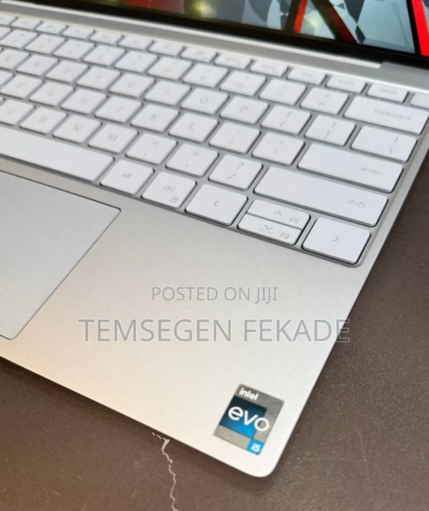 New Laptop Dell XPS 13 8GB Intel Core i5 SSD 256GB