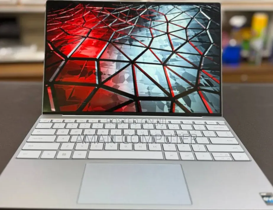 New Laptop Dell XPS 15 8GB Intel Core i5 SSD 256GB