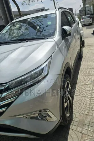 Toyota Rush 2024 Silver