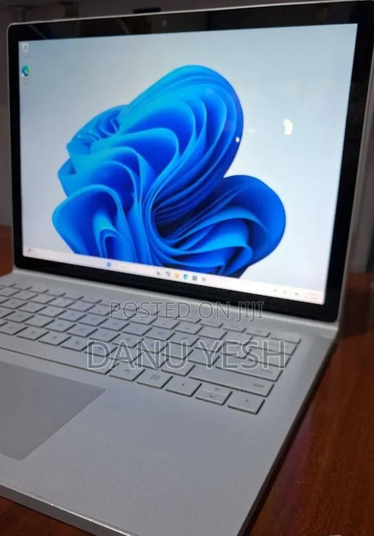 New Laptop Microsoft Surface 16GB Intel Core i7 SSD 512GB