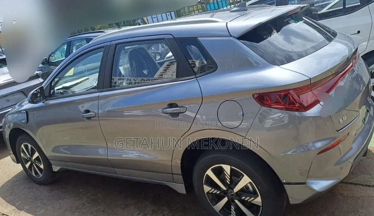 New BYD E2 43 kWh 94 hp FWD 2025 Gray