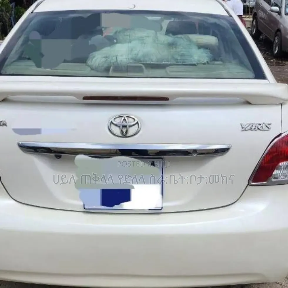 Toyota Yaris 2011 White