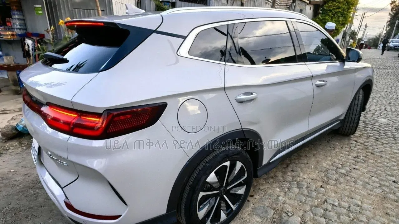 BYD Song Plus 2025 White