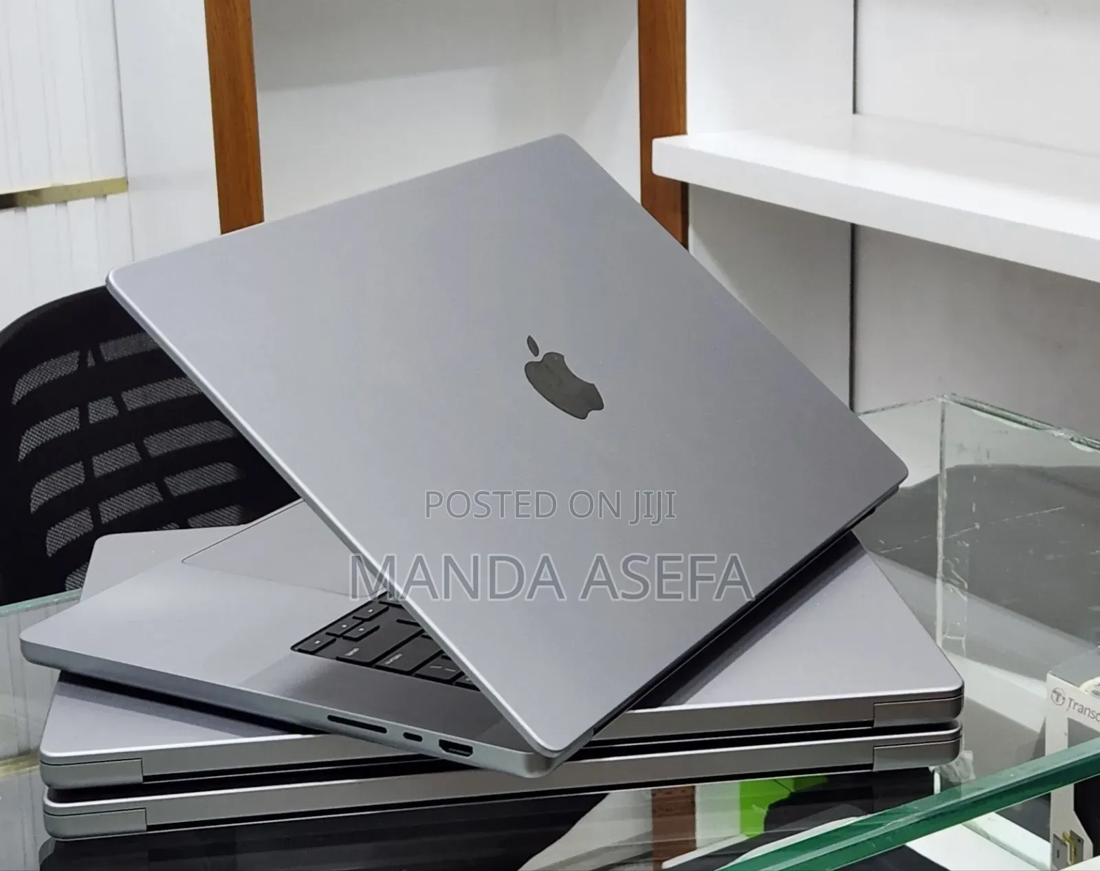 New Laptop Apple MacBook Pro M1 16GB Apple M1 Pro SSD 512GB