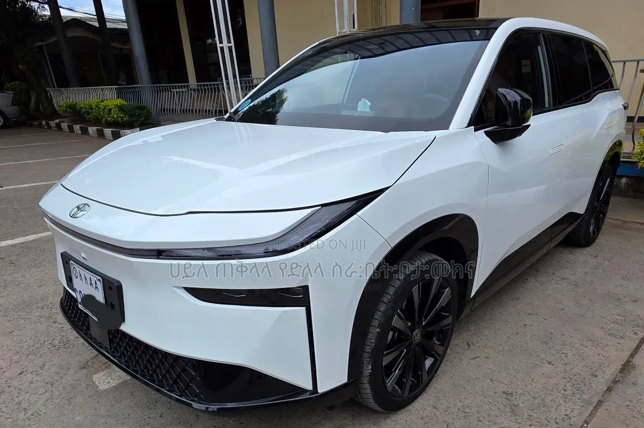 Toyota bZ3 2025 White