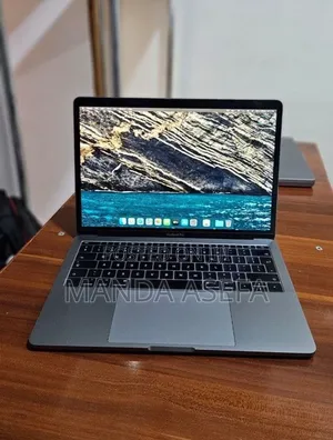 New Laptop Apple MacBook Pro 2017 8GB Intel Core i5 SSD 256GB