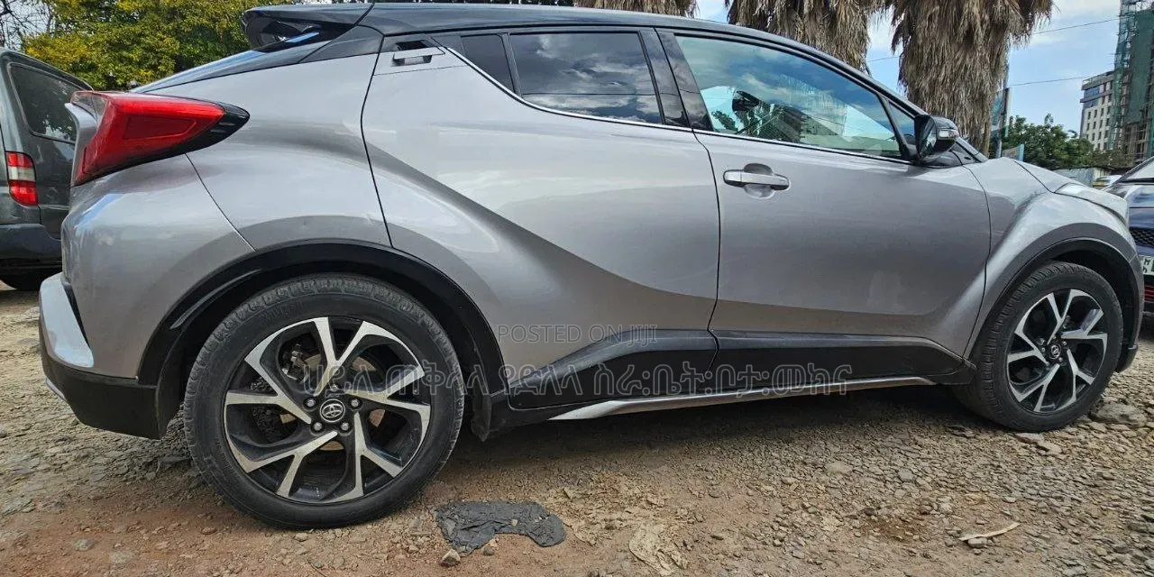 Toyota C-HR 2018 Silver