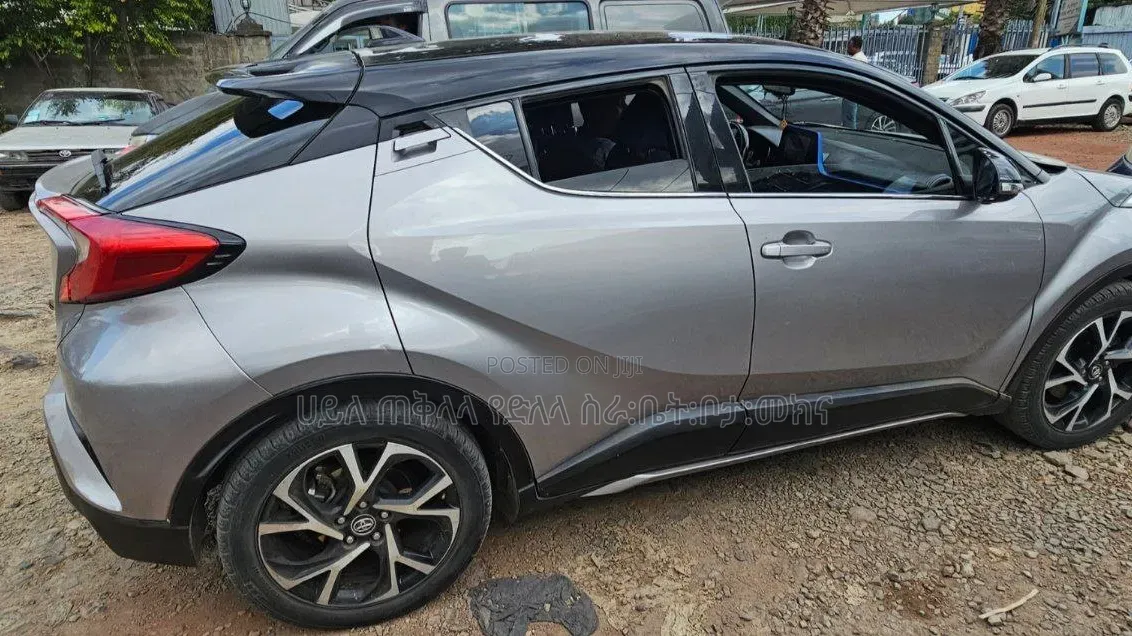 Toyota C-HR 2018 Silver