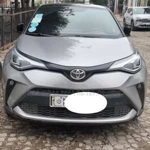 Toyota C-HR LE 2021 Silver